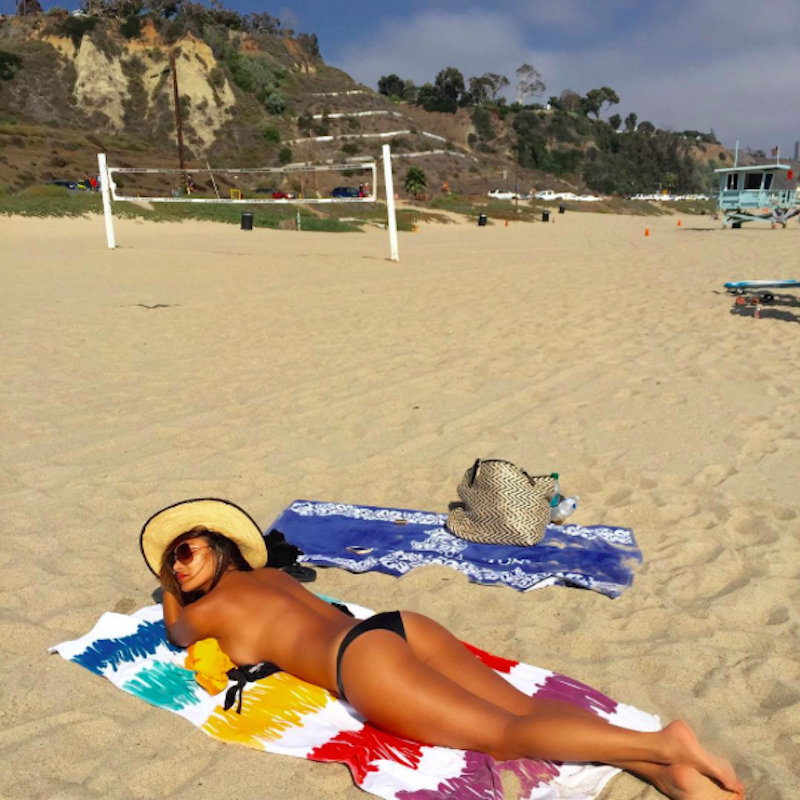 Nicole se opalovala na pláži v Malibu.